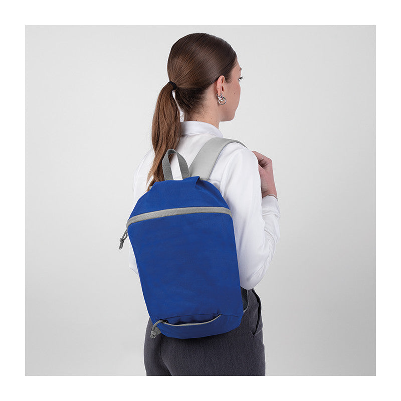 Zaino in Poliestere 300D con Schienale e Spallacci Imbottiti – Tasca Inferiore e Chiusura Zip